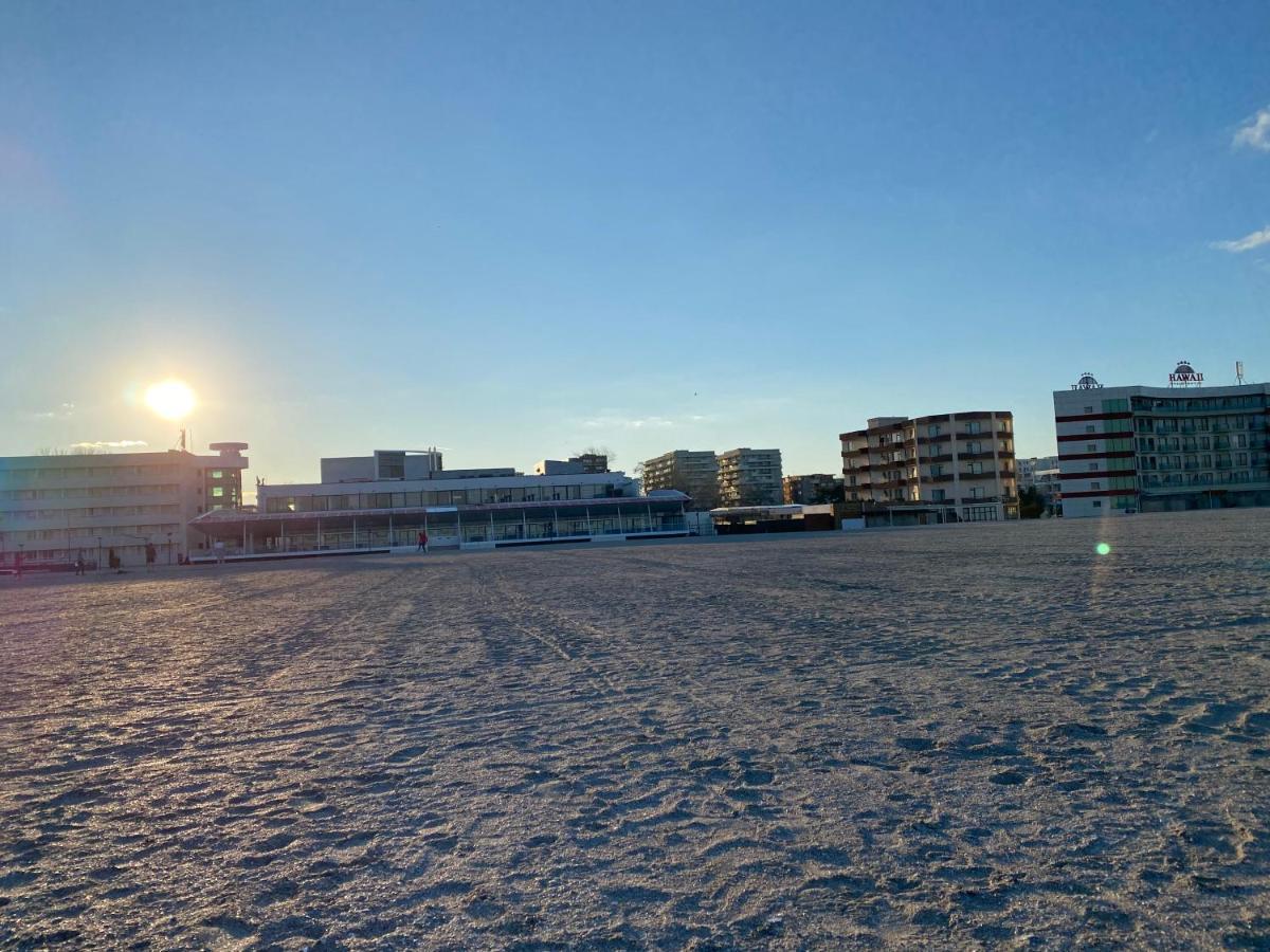 Moonlight Summer Apartment Mamaia Exterior photo